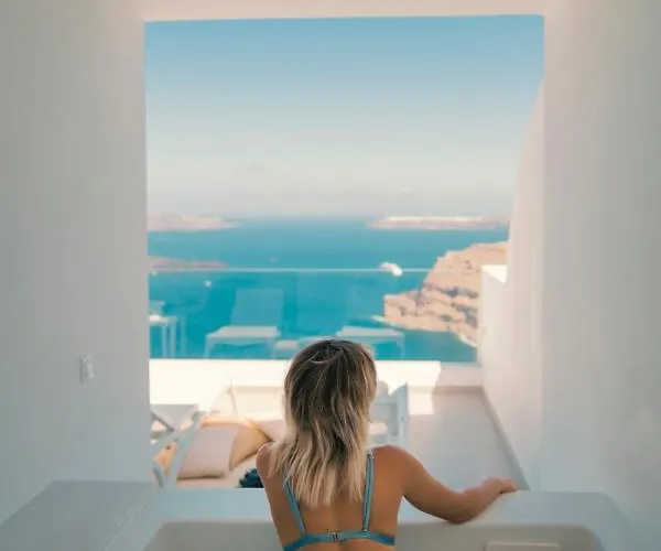Symphony Santorini 4*