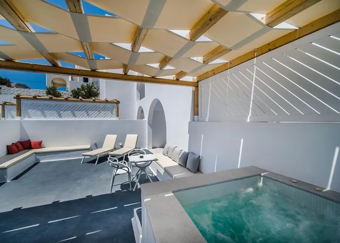 Symphony Santorini Aparthotel 4*