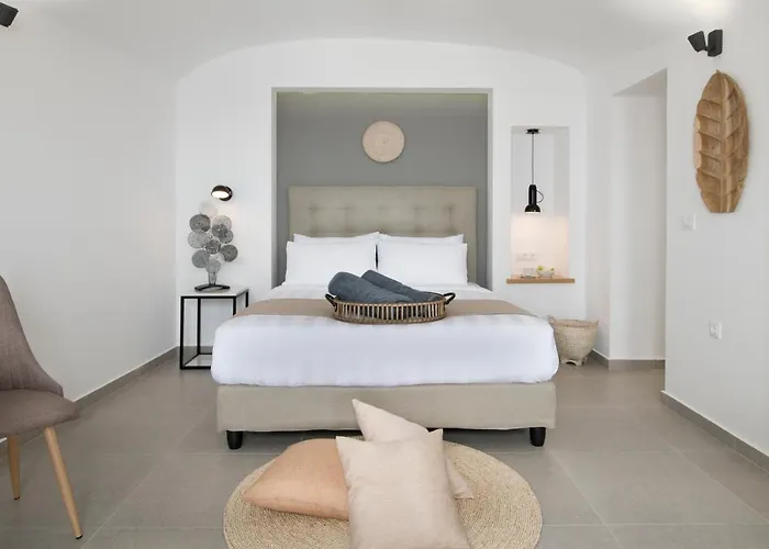 Symphony Santorini Apart Otel Pýrgos