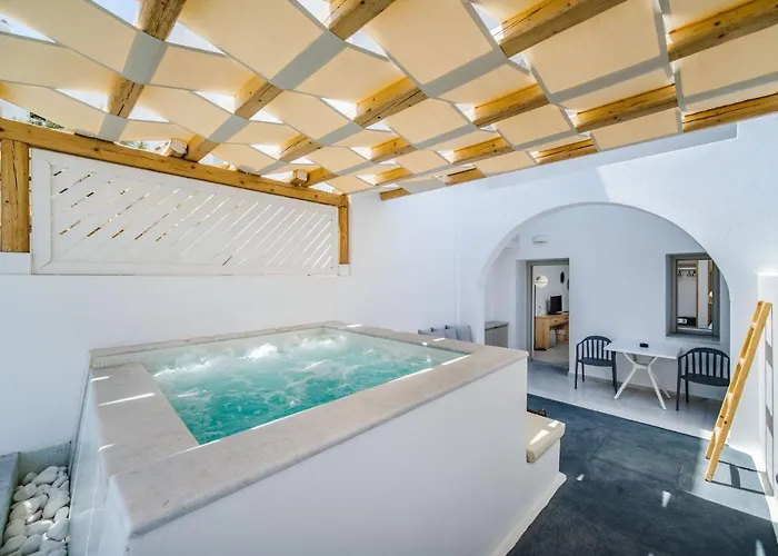 Symphony Santorini Apart Otel 4*