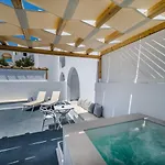 Symphony Santorini Aparthotel 4*