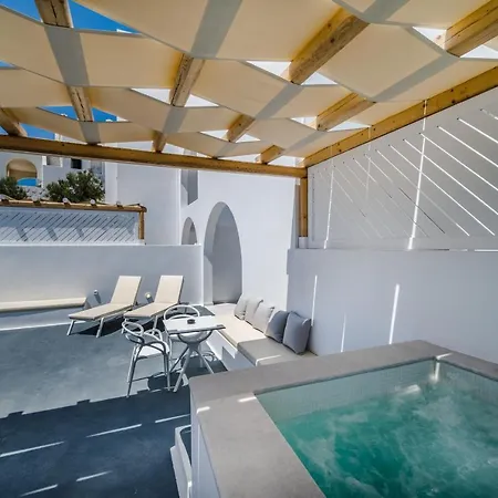 Symphony Santorini Lägenhetshotell 4*